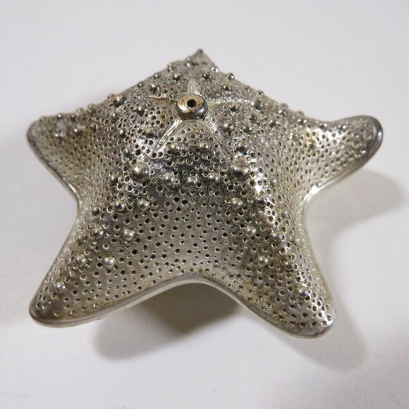 Lenox Silver Starfish Salt & Pepper Shakers - Picture 4 of 7